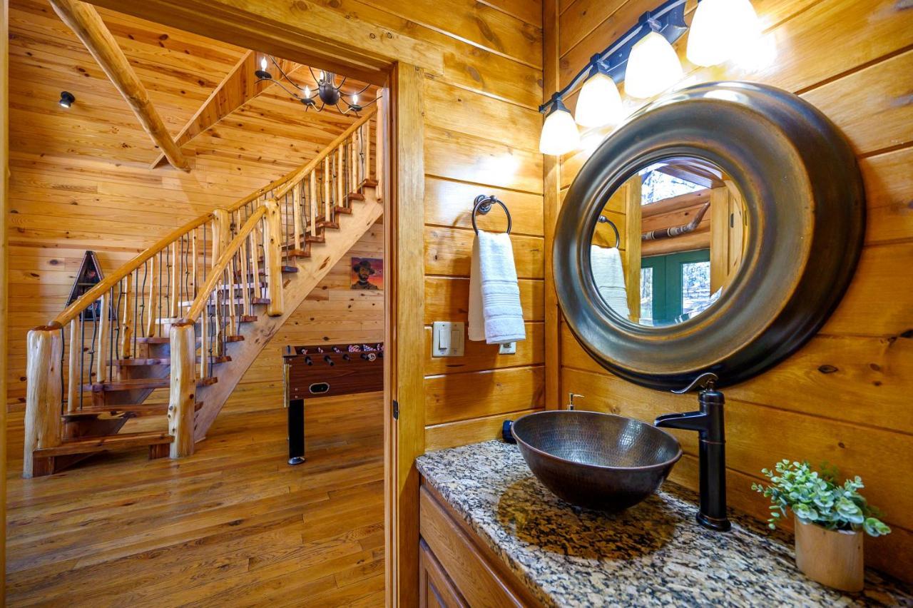 ברוקן בו The Eastwood Spacious Retreat With 4 King En-Suites - Hot Tub - Pet-Friendly - Cozy Fire Pit - Prime Location - Multi-Family מראה חיצוני תמונה