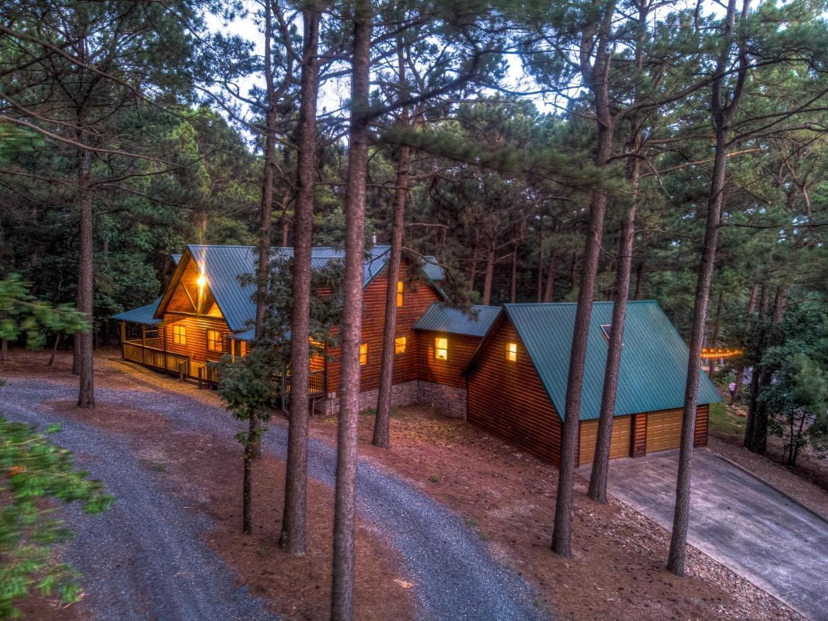ברוקן בו The Eastwood Spacious Retreat With 4 King En-Suites - Hot Tub - Pet-Friendly - Cozy Fire Pit - Prime Location - Multi-Family מראה חיצוני תמונה