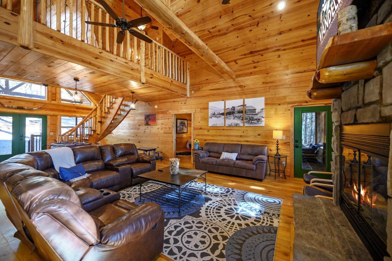 ברוקן בו The Eastwood Spacious Retreat With 4 King En-Suites - Hot Tub - Pet-Friendly - Cozy Fire Pit - Prime Location - Multi-Family מראה חיצוני תמונה