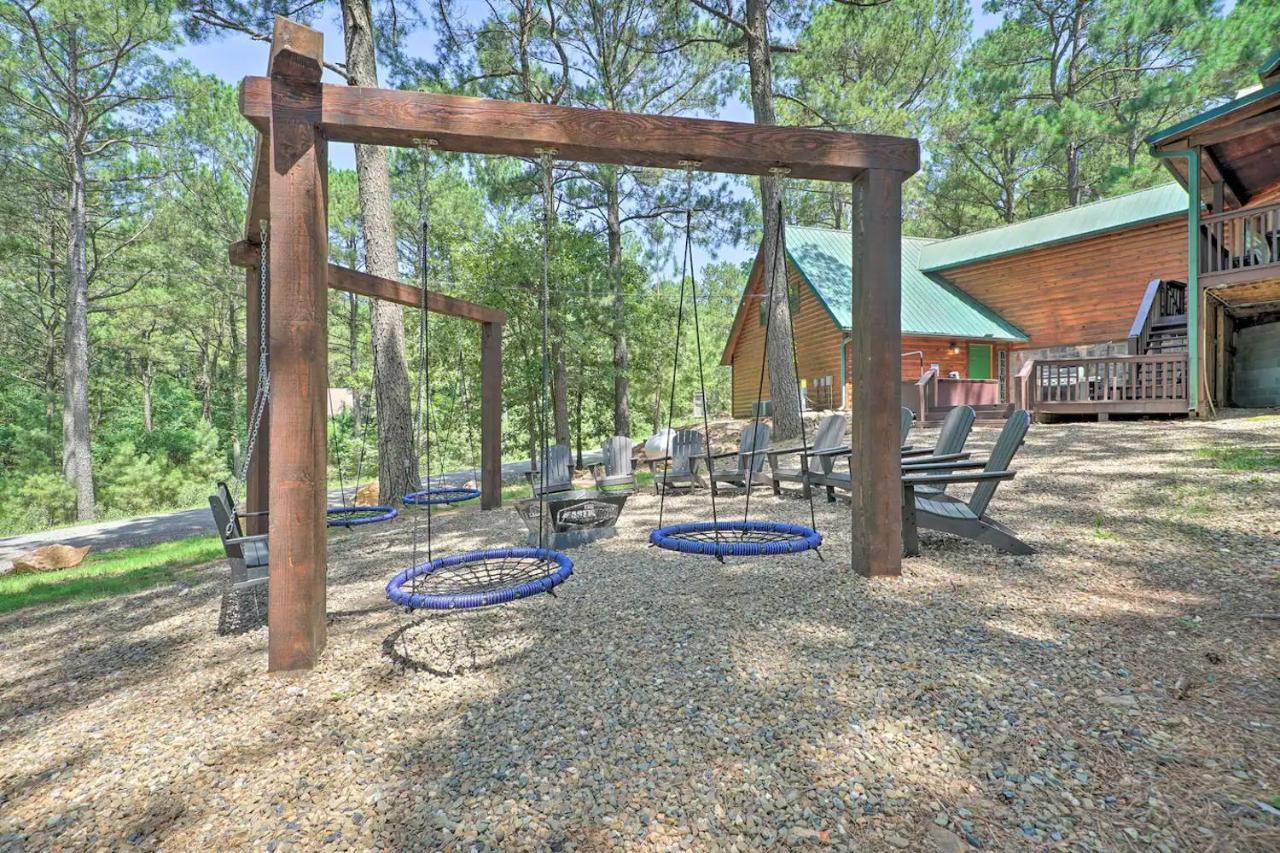 ברוקן בו The Eastwood Spacious Retreat With 4 King En-Suites - Hot Tub - Pet-Friendly - Cozy Fire Pit - Prime Location - Multi-Family מראה חיצוני תמונה