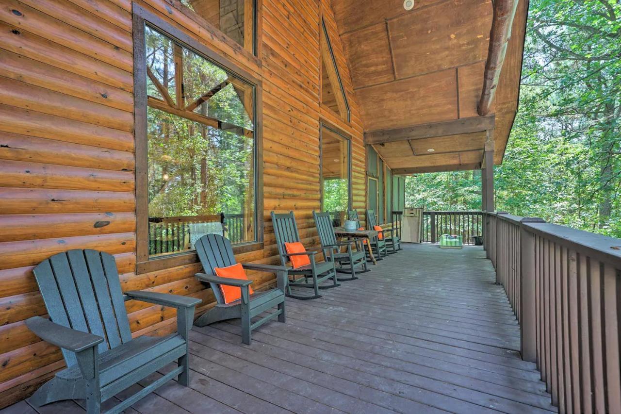 ברוקן בו The Eastwood Spacious Retreat With 4 King En-Suites - Hot Tub - Pet-Friendly - Cozy Fire Pit - Prime Location - Multi-Family מראה חיצוני תמונה