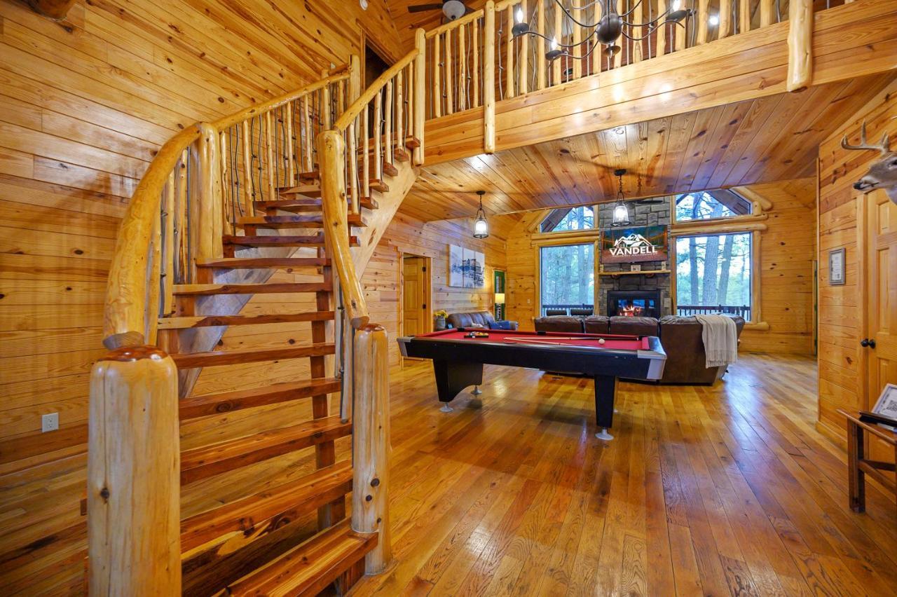 ברוקן בו The Eastwood Spacious Retreat With 4 King En-Suites - Hot Tub - Pet-Friendly - Cozy Fire Pit - Prime Location - Multi-Family מראה חיצוני תמונה